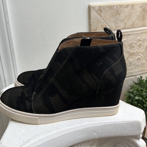 LINEA Paolo Felecia Platform Wedge Sneakers - Picture 3 of 10